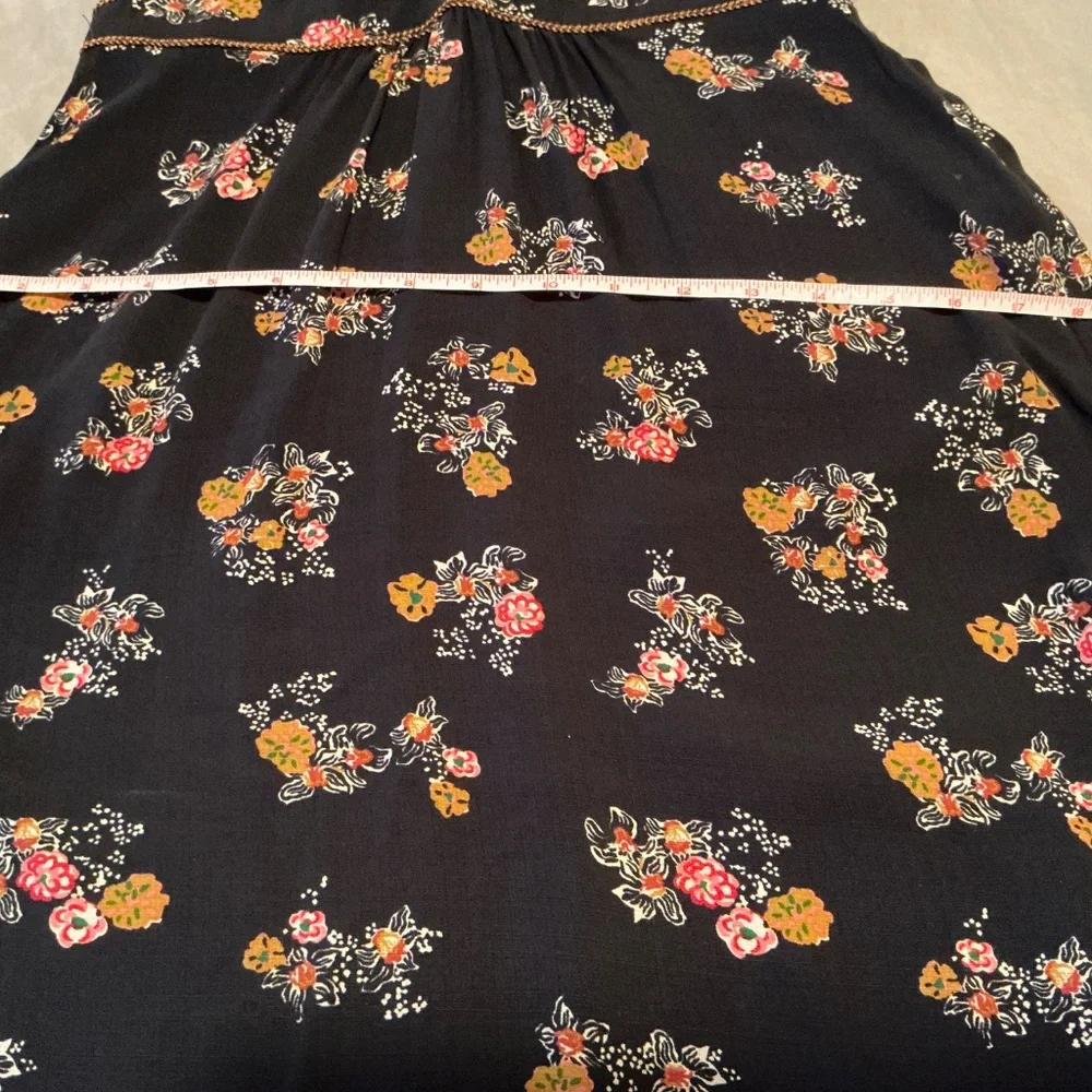 Sessun Jimama Dress, black with floral pattern. - Picture 5 of 12